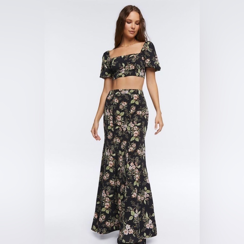 Matching Floral Maxi Skirt And Crop Top Set In Black Size L